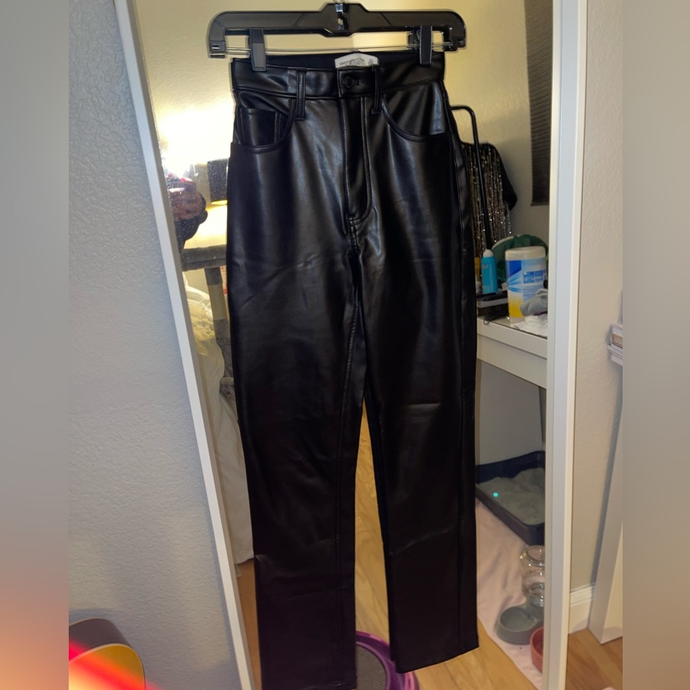 abercrombie & fitch vegan leather 90s Straight Pant - Picture 2 of 4